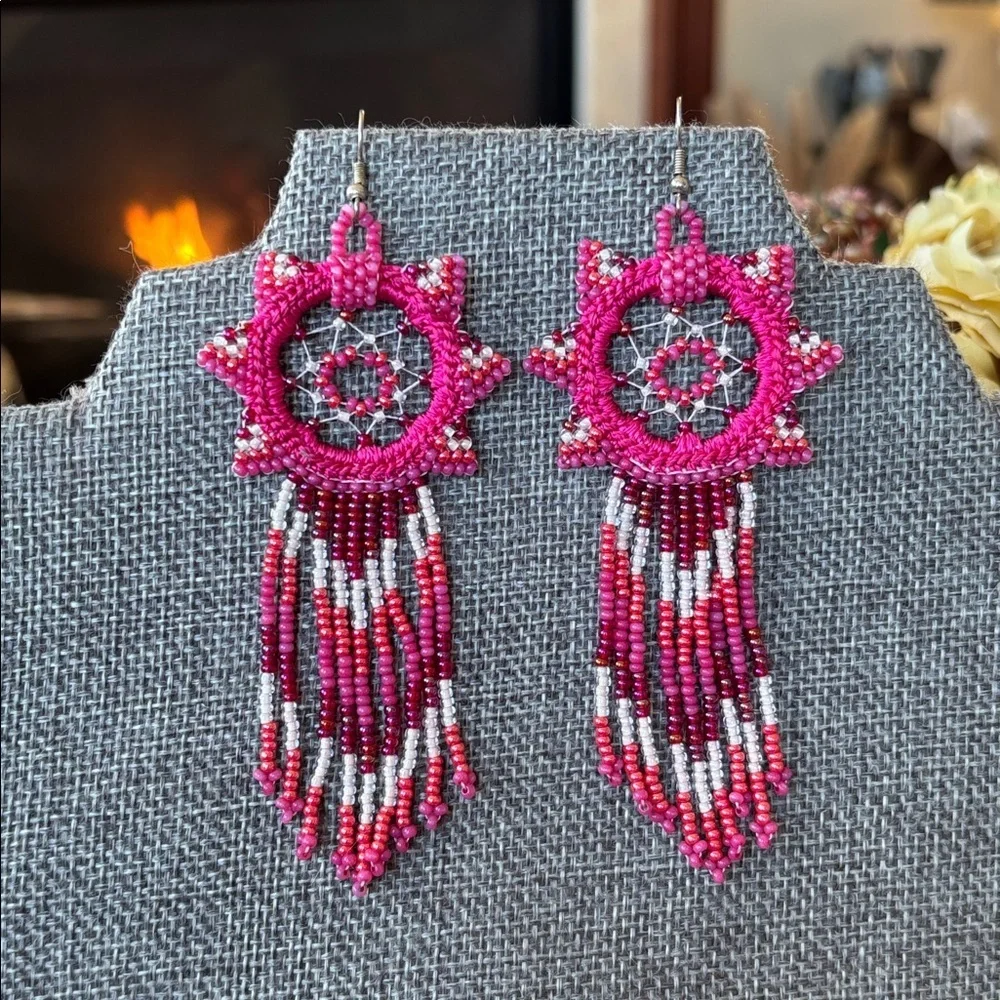 Handmade Native American Seed Bead Dreamcatcher Drop Earrings Pink Red White - Picture 12 of 12